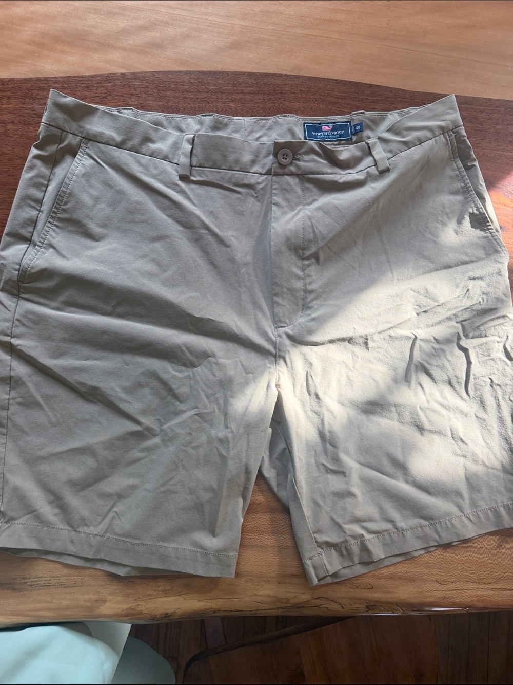 Vineyard Vines Performance Men's Tan Flat-Front Shorts